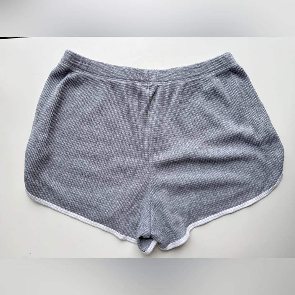 Aritzia Gray Athletic Waffle Shorts with White Trim TNA M - Picture 4 of 5
